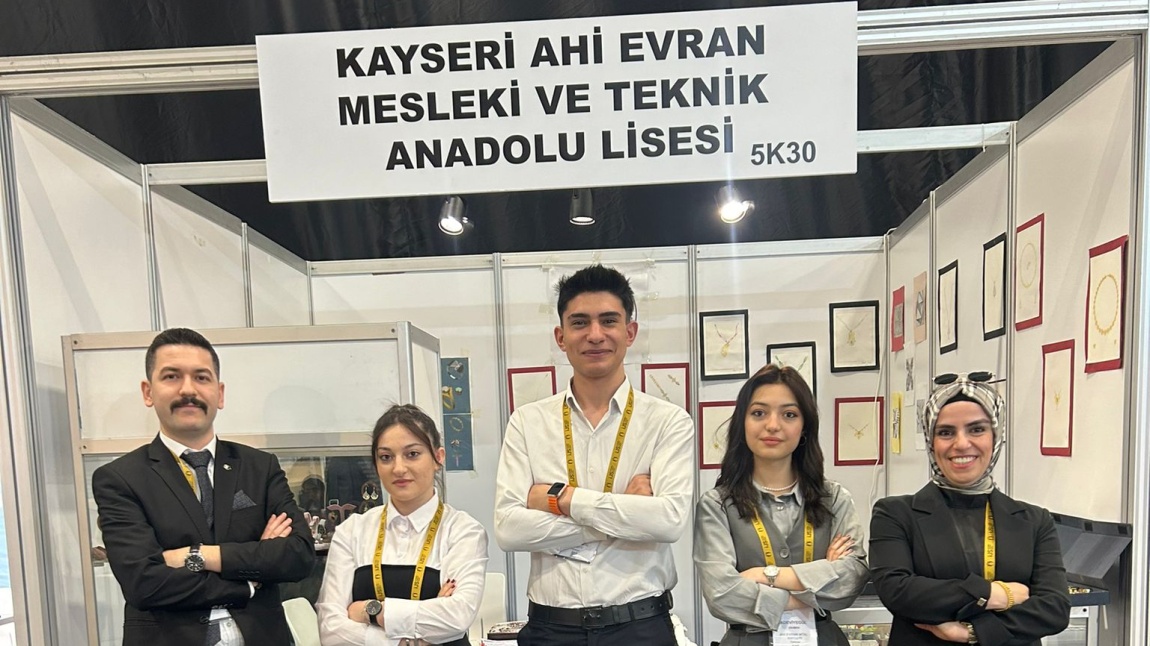 Kuyumculuk Teknolojisi Bölümümüz, İstanbul Mücevher Fuarı'na Katıldı.